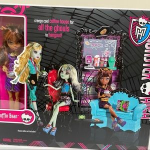 NEW!! Monster High coffin bean set